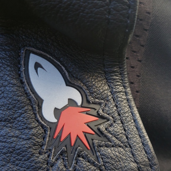 Leather Jacket - Picture 5 of 6